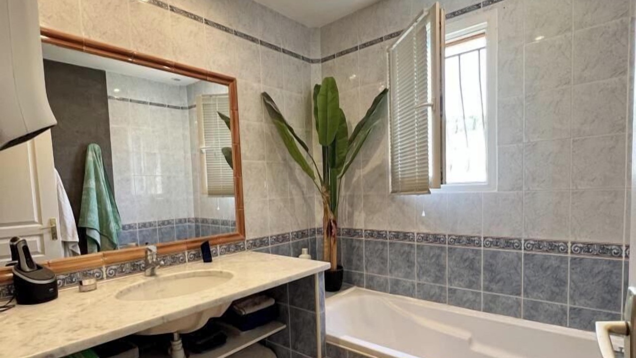Photo of Bathroom in Tourouzelle