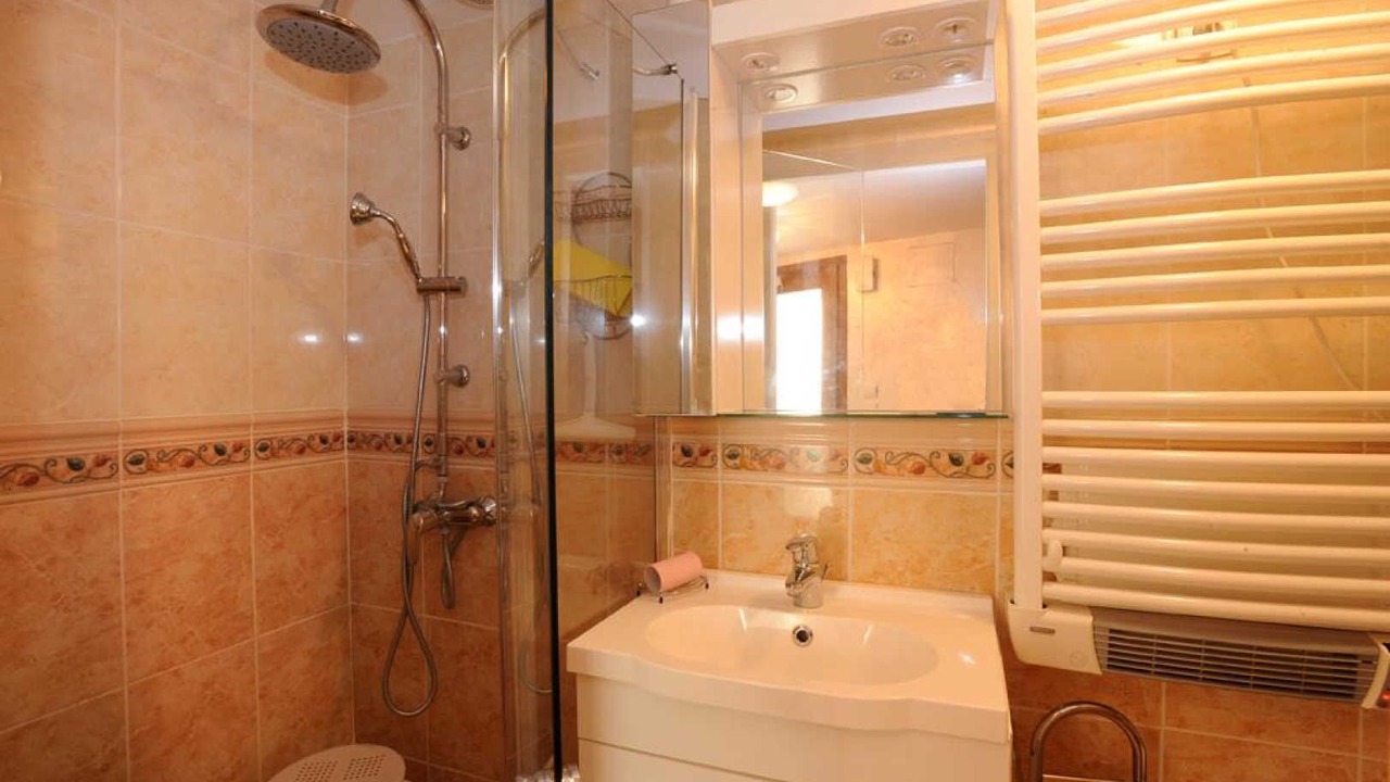 Photo of Bathroom in Laroque-des-Alberes