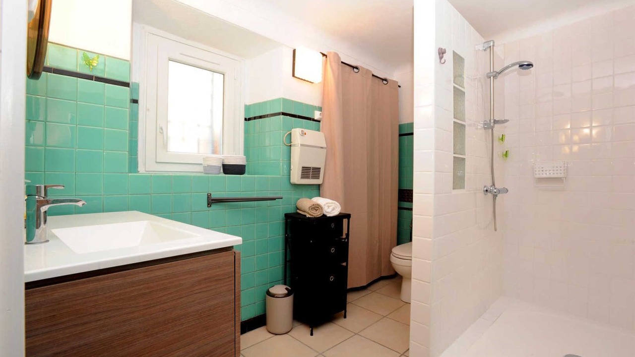 Photo of Bathroom in Rodes