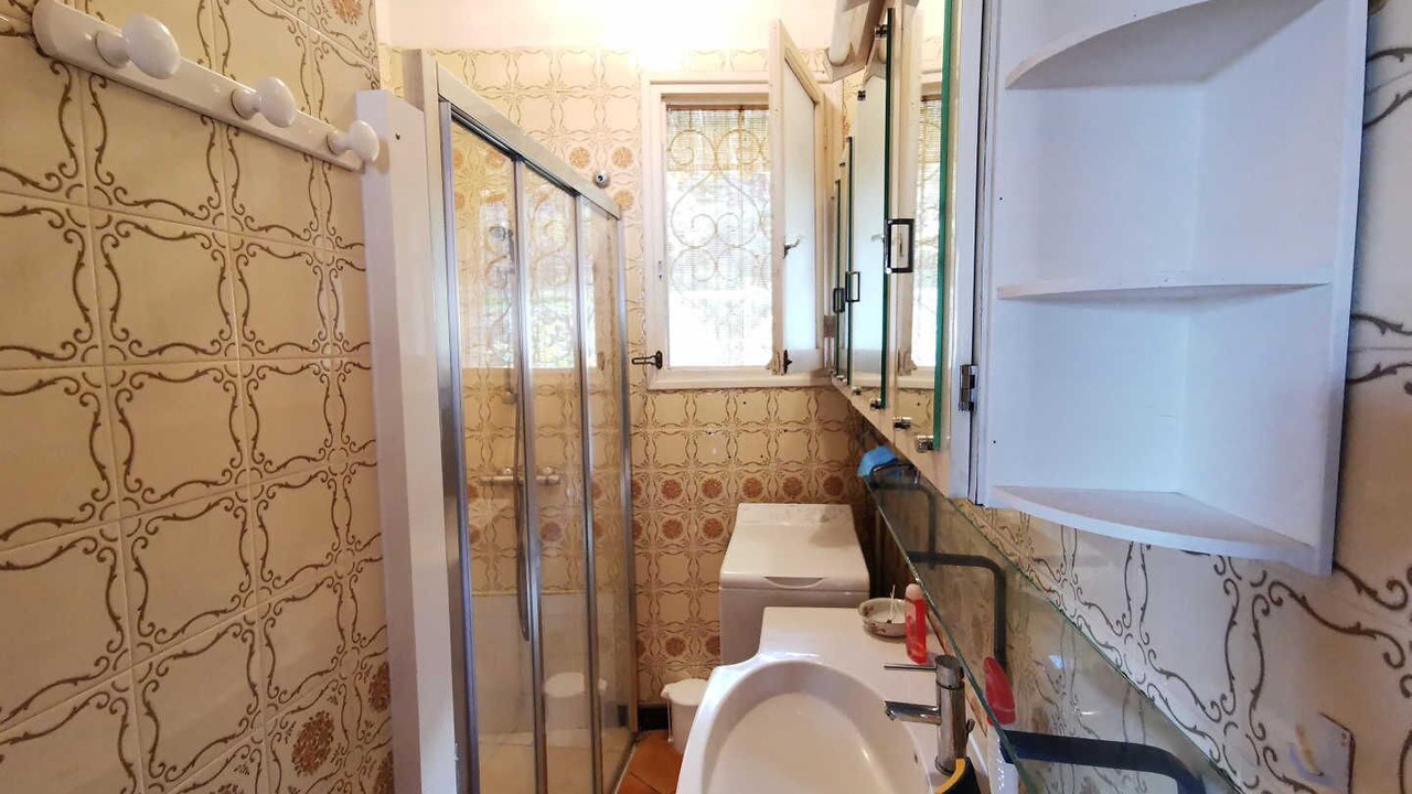 Photo of Bathroom in Ceret
