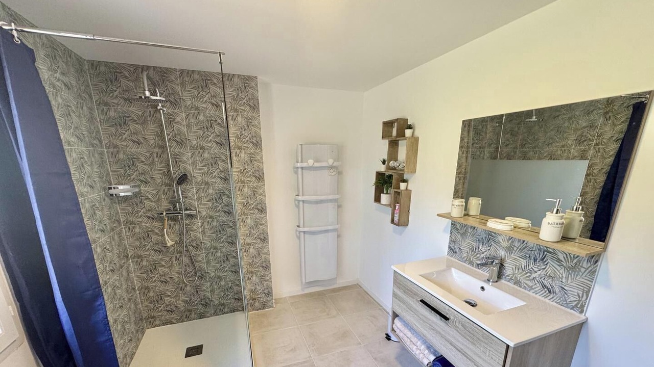Photo of Bathroom in Roullens