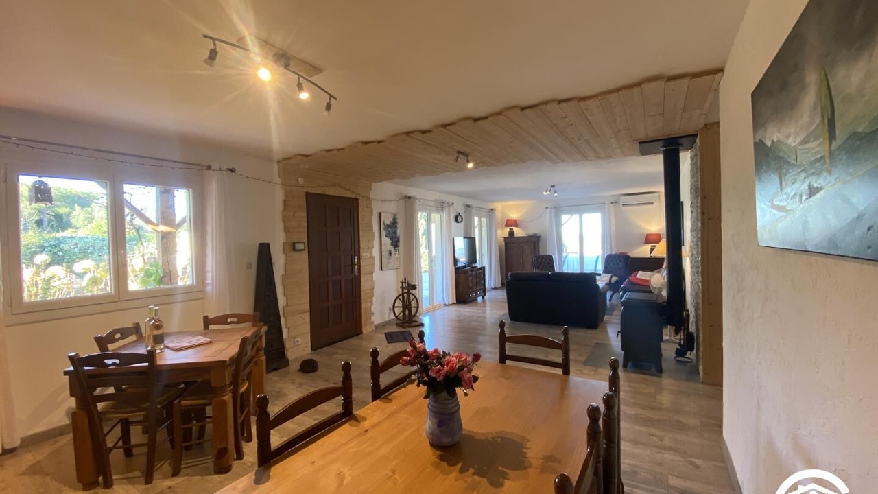 Photo of Others in Llauro