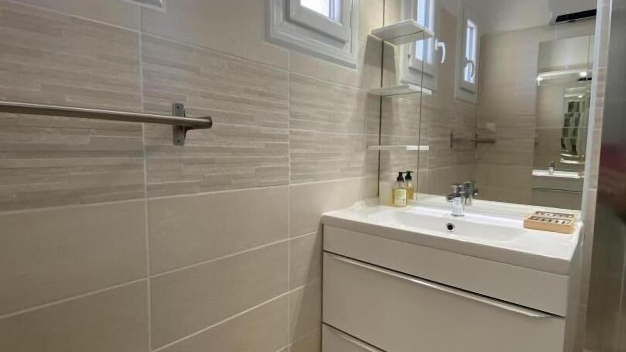 Photo of Bathroom in Llauro