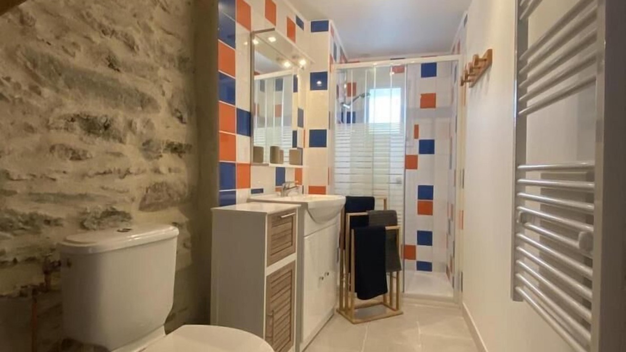 Photo of Bathroom in Clara