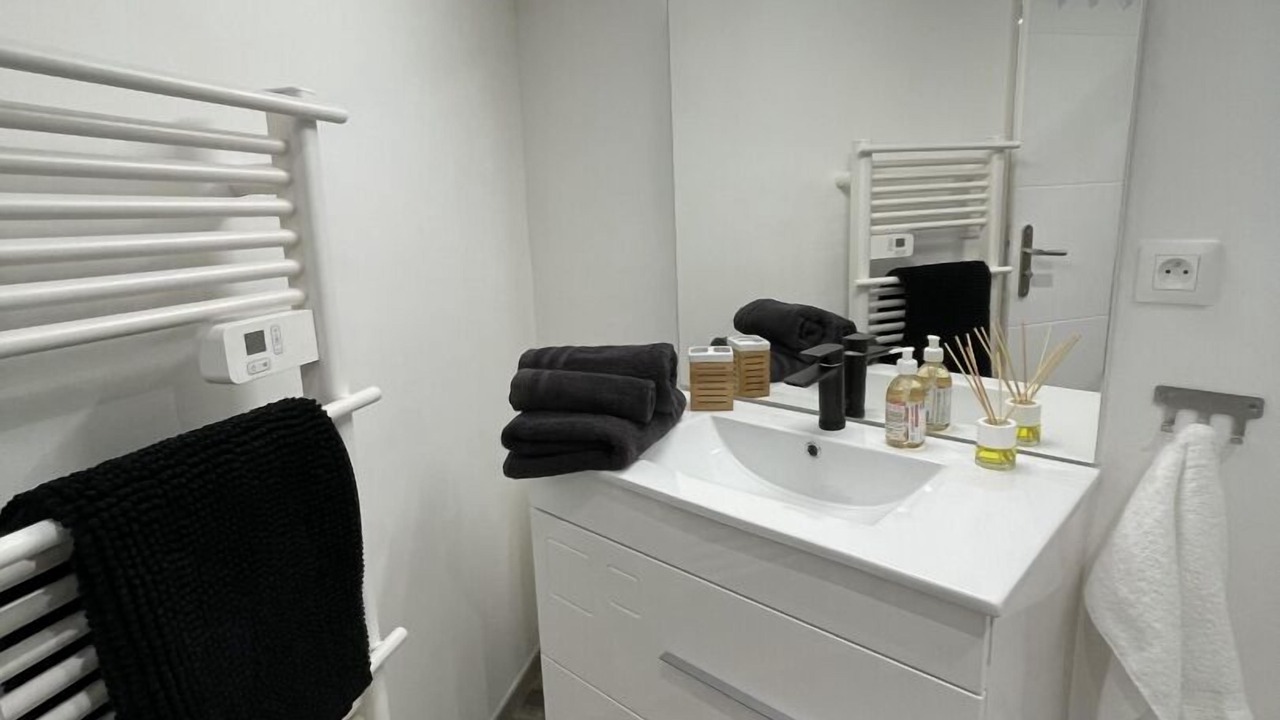 Photo of Bathroom in Lezignan-Corbieres