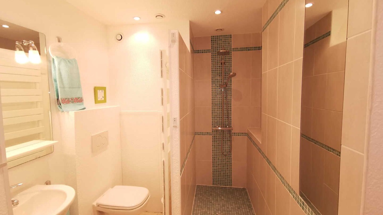 Photo of Bathroom in Laroque-des-Alberes