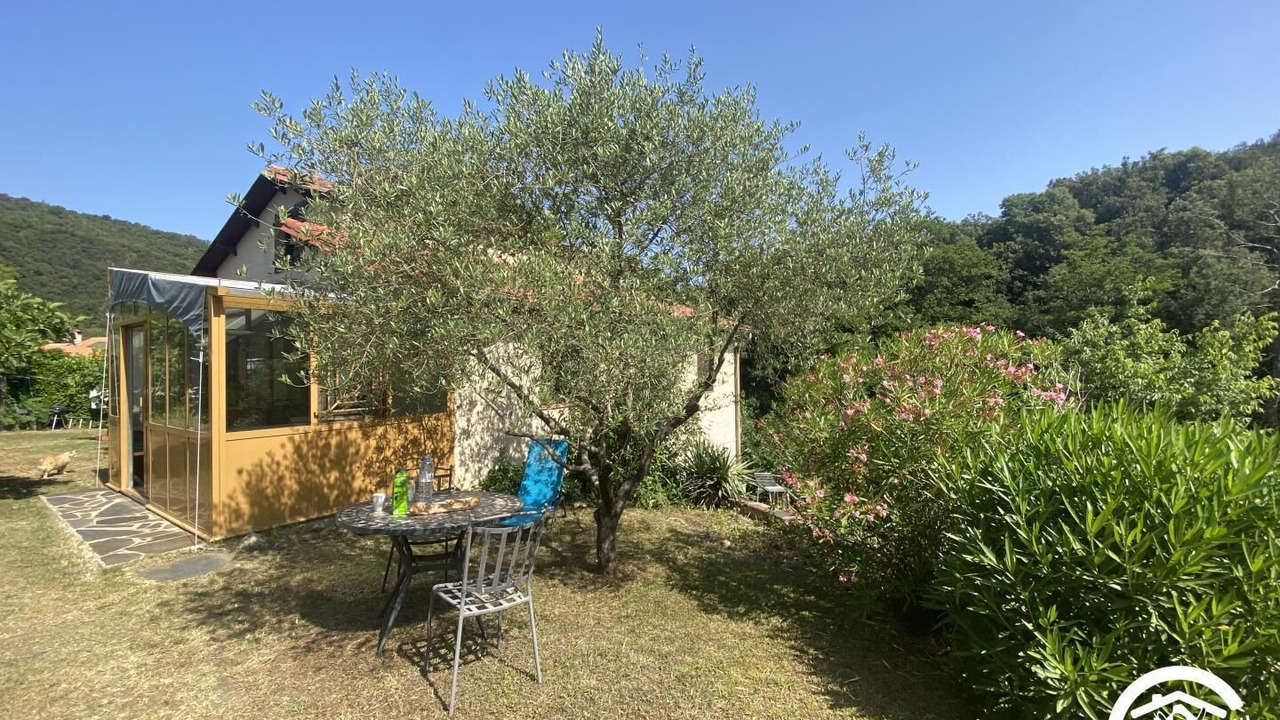 Photo of Outdoor in Reynes