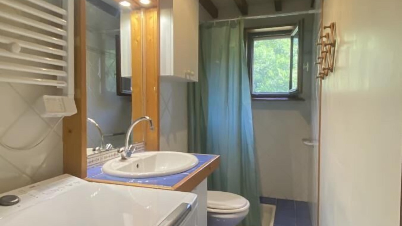 Photo of Bathroom in Reynes
