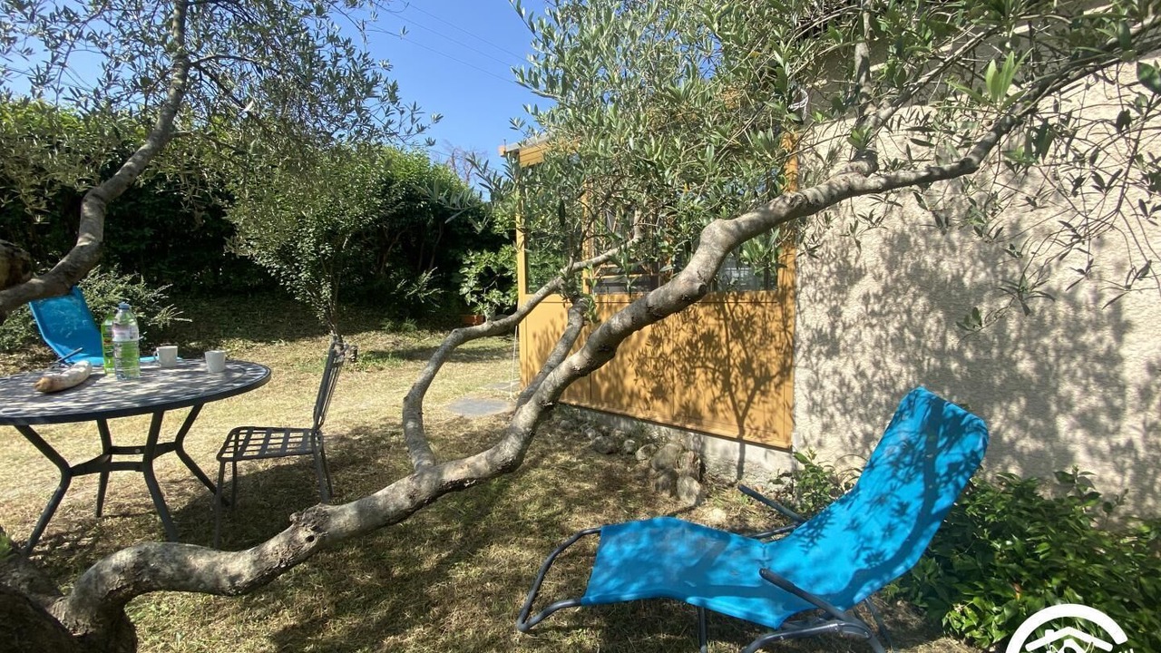 Photo of Outdoor in Reynes
