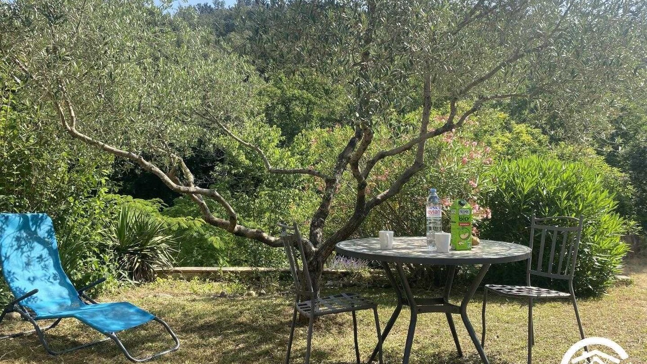 Photo of Outdoor in Reynes