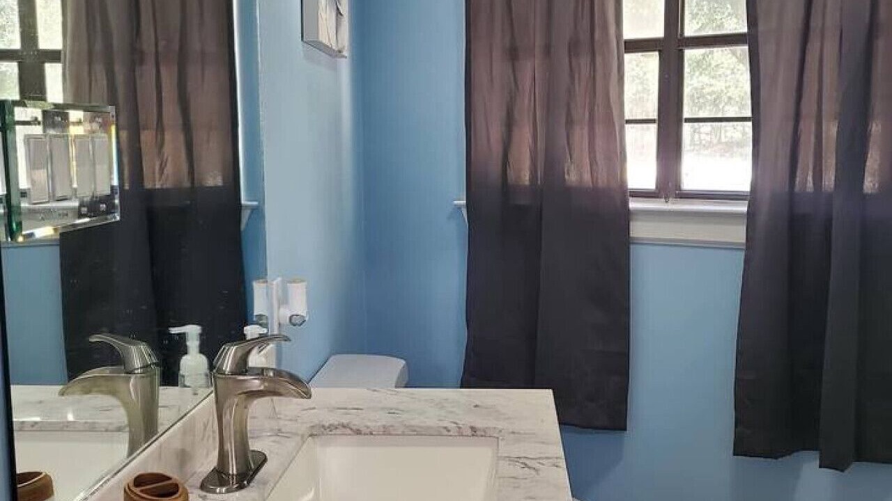 Photo of Bathroom in Elmo
