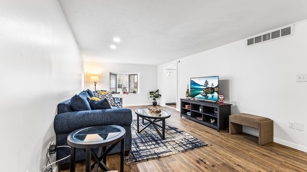 Photo of Livingroom in East Rochester