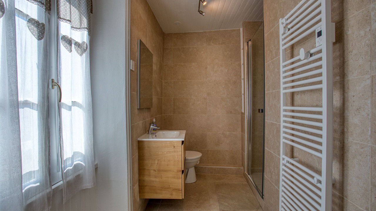 Photo of Bathroom in Jayac
