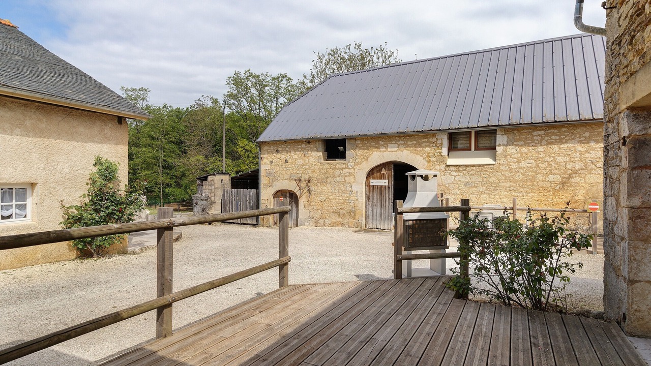 Photo of Outdoor in Jayac