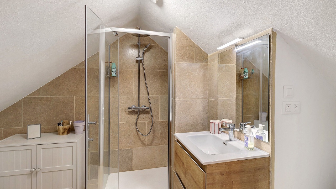 Photo of Bathroom in Jayac