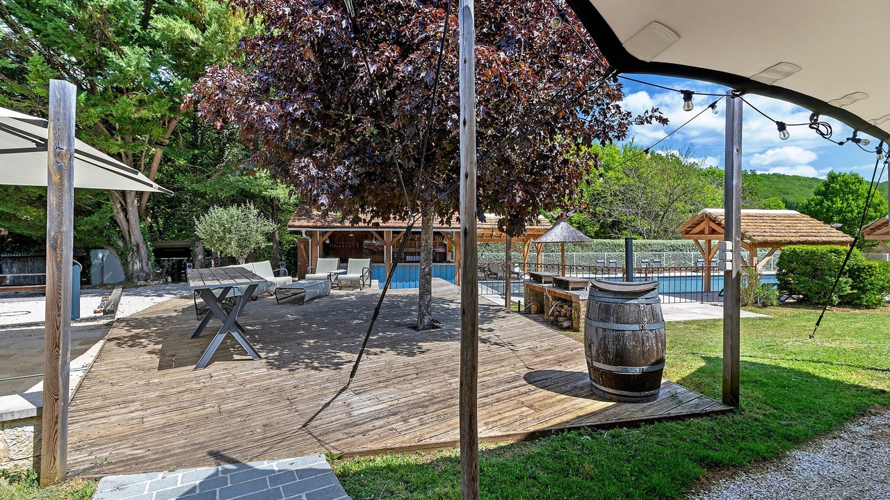 Photo of Outdoor in Jayac
