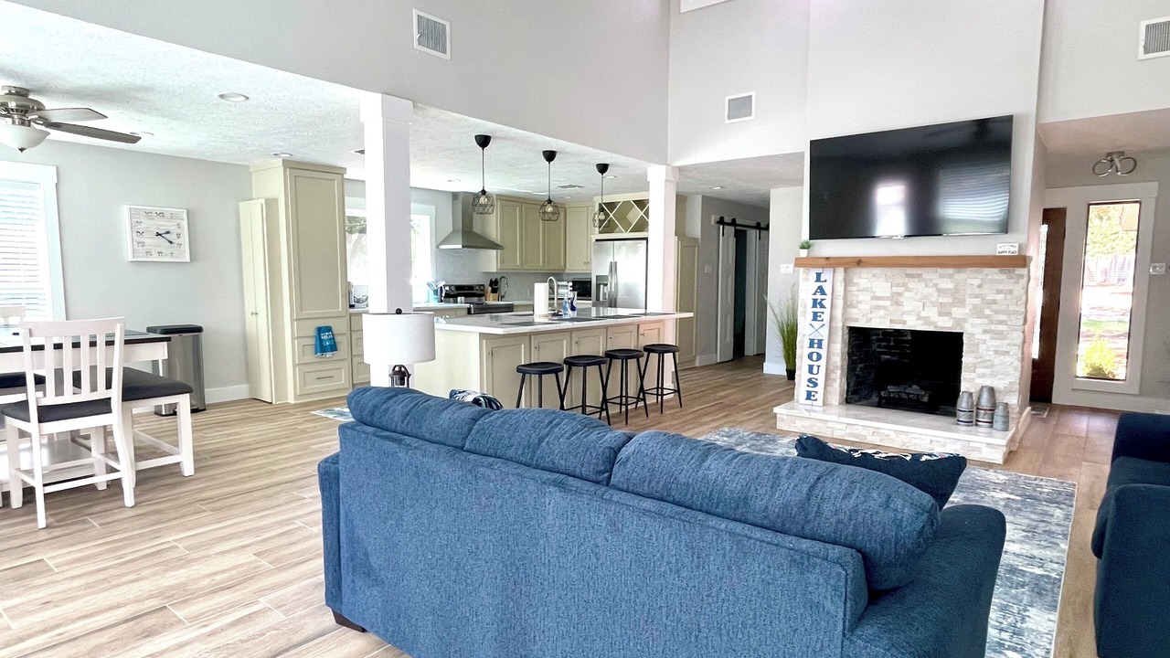 Photo of Livingroom in Walden on Lake Conroe
