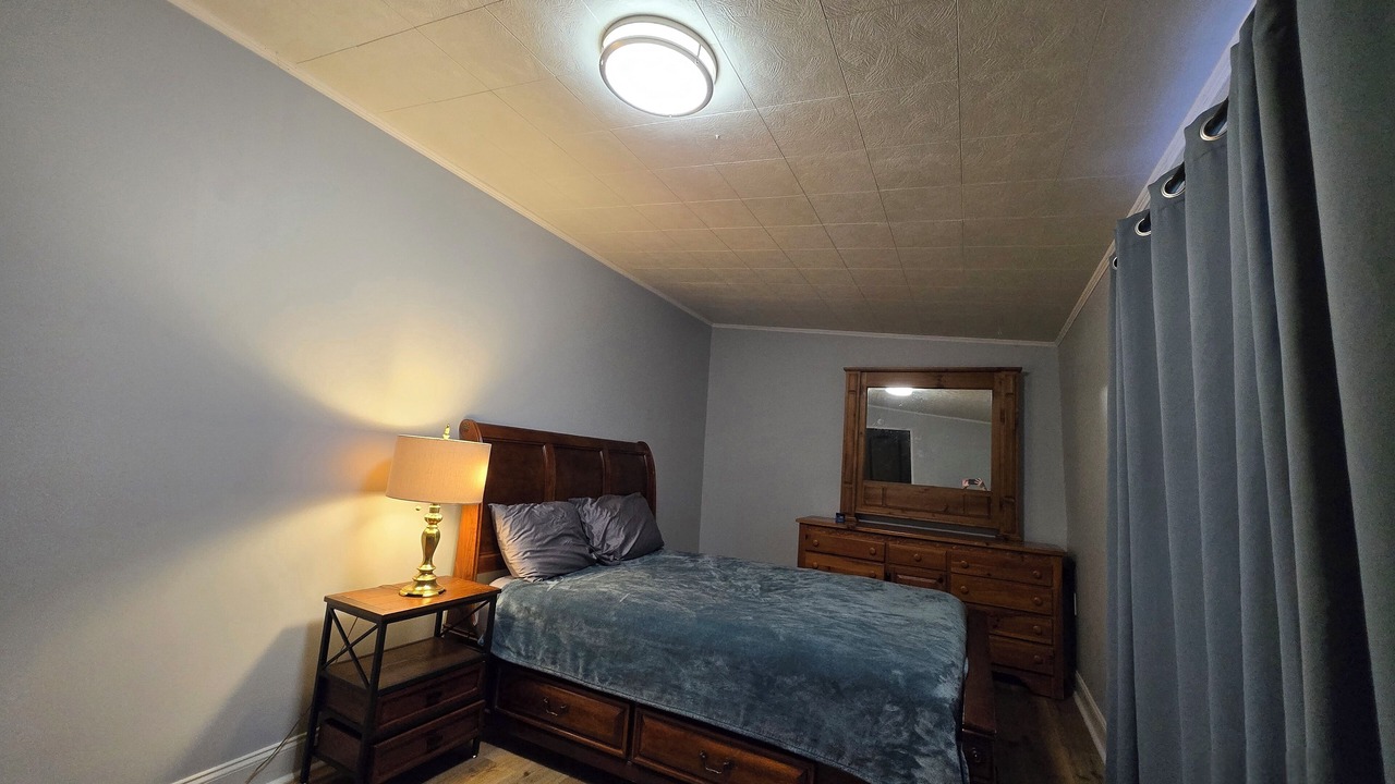 Photo of Bedroom in Oak Ridge