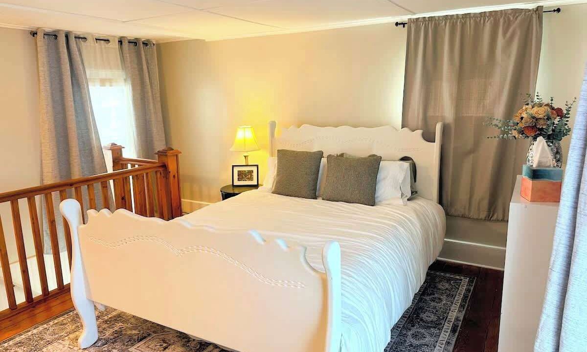 Photo of Bedroom in Oswego