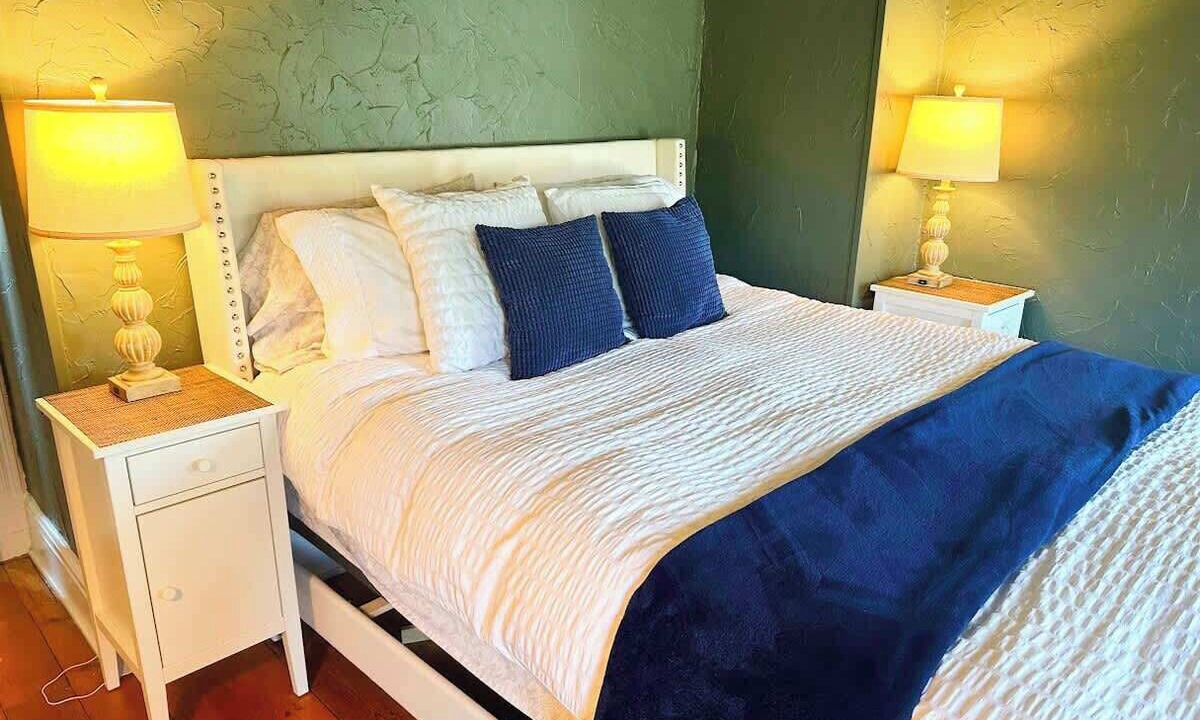 Photo of Bedroom in Oswego