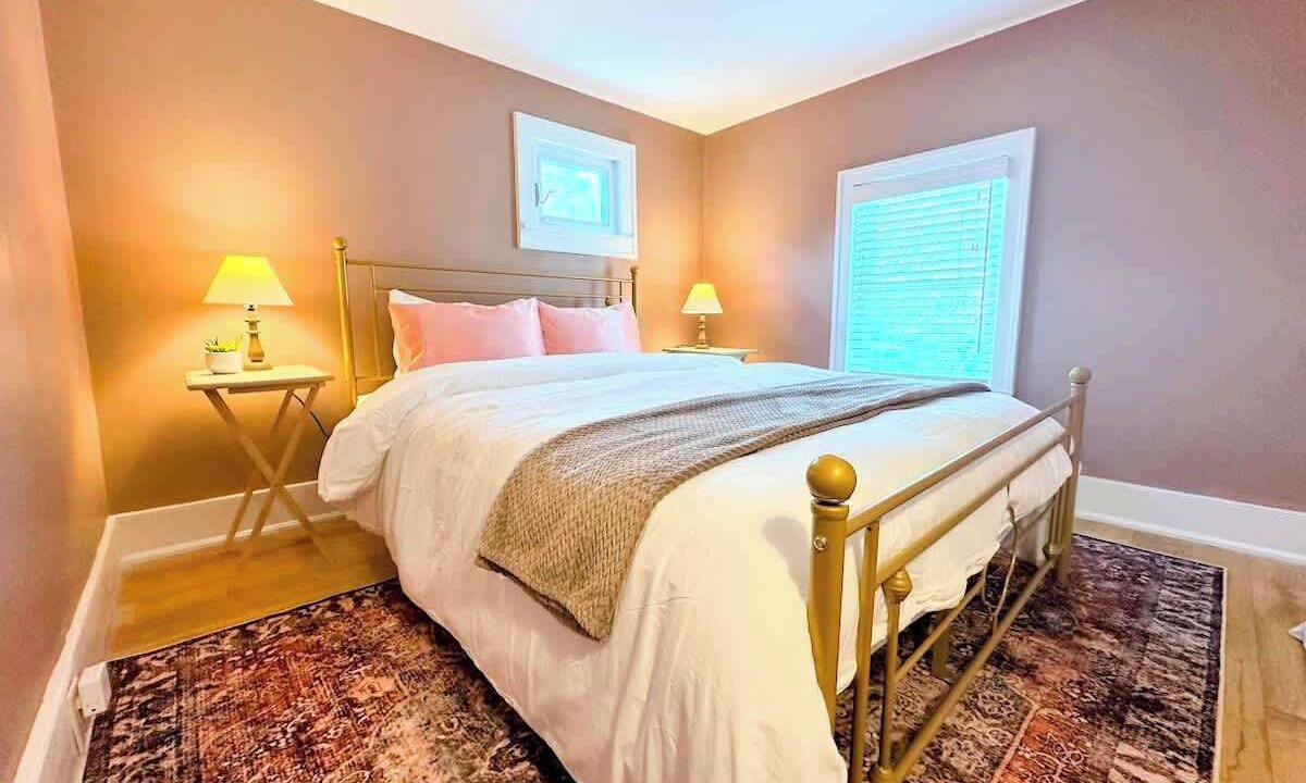 Photo of Bedroom in Oswego