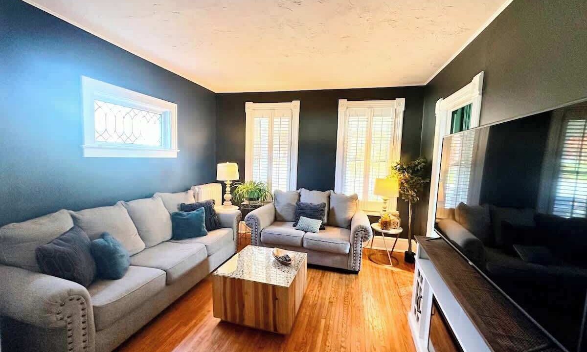 Photo of Livingroom in Oswego