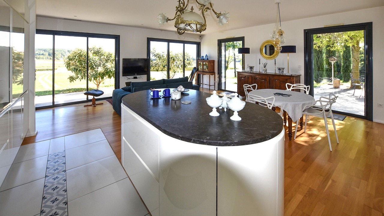 Photo of Others in Allex