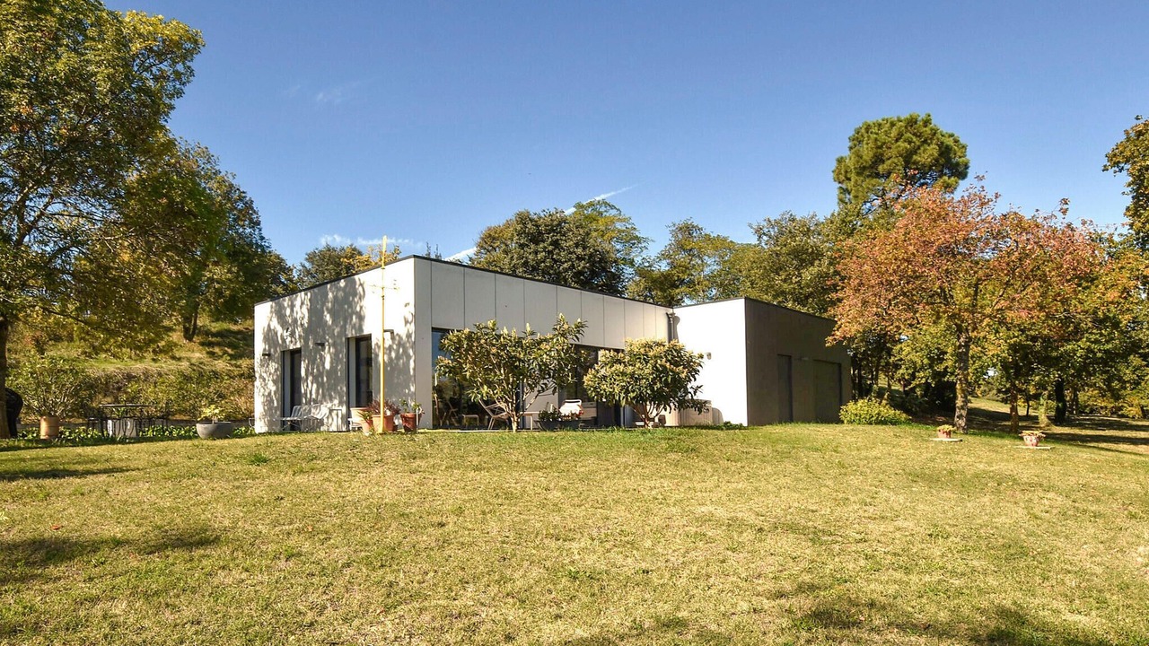 Photo of Others in Allex