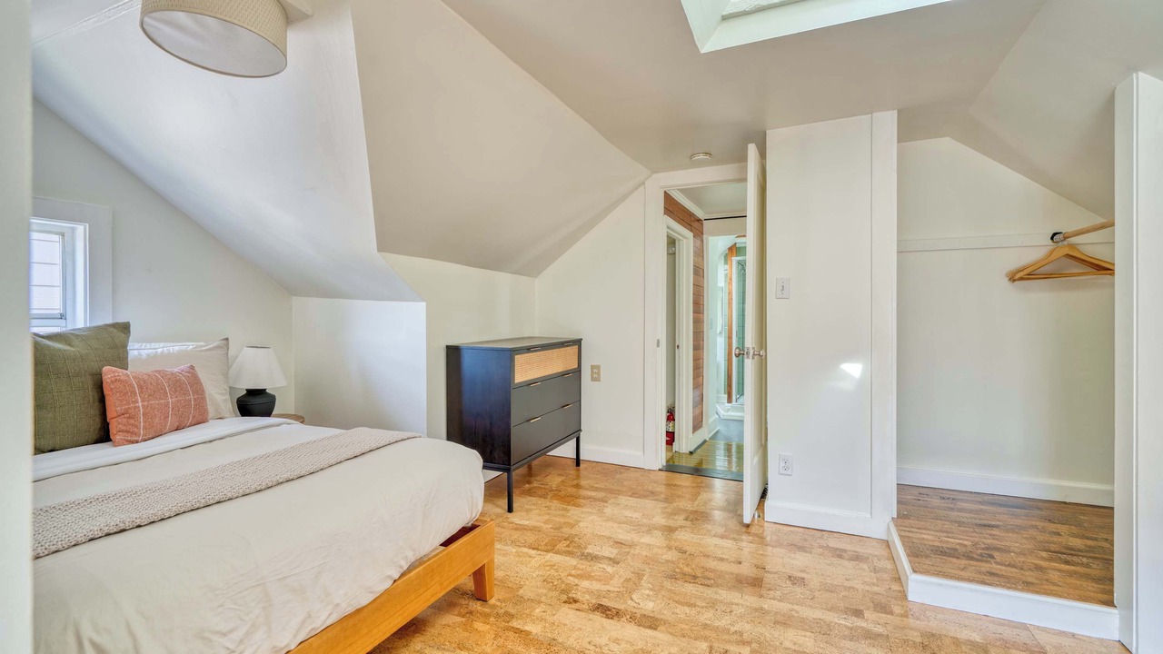 Photo of Bedroom in Overlook