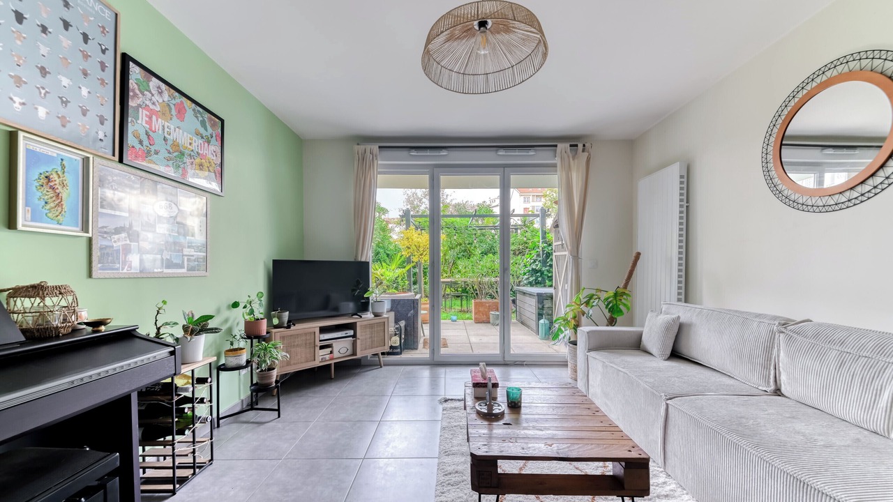 Photo of Livingroom in Croix Luizet