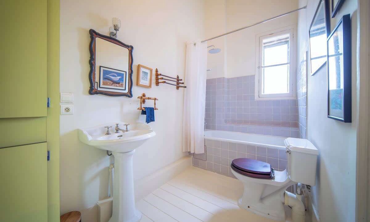 Photo of Bathroom in Castries