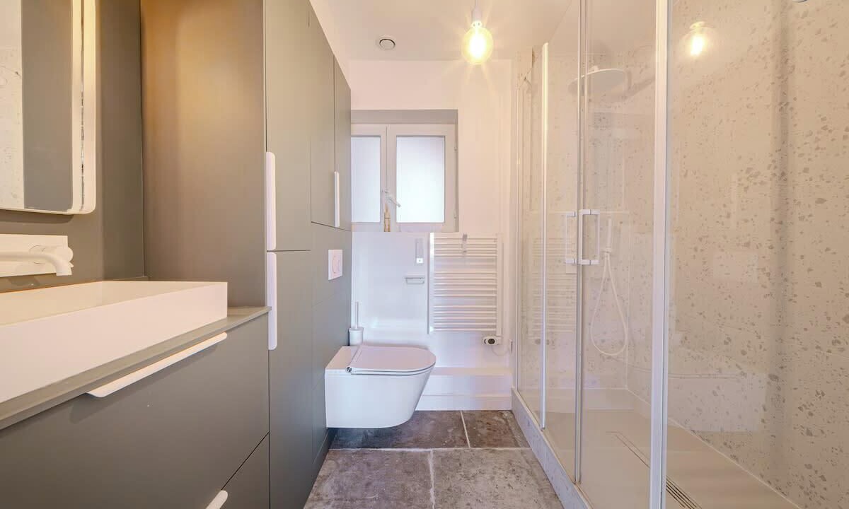 Photo of Bathroom in Gares