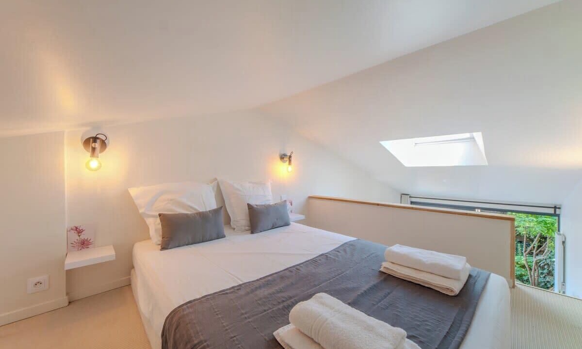 Photo of Bedroom in Hopitaux-Facultes