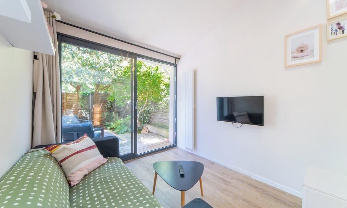 Photo of Livingroom in Hopitaux-Facultes