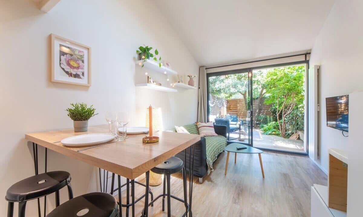 Photo of Livingroom in Hopitaux-Facultes