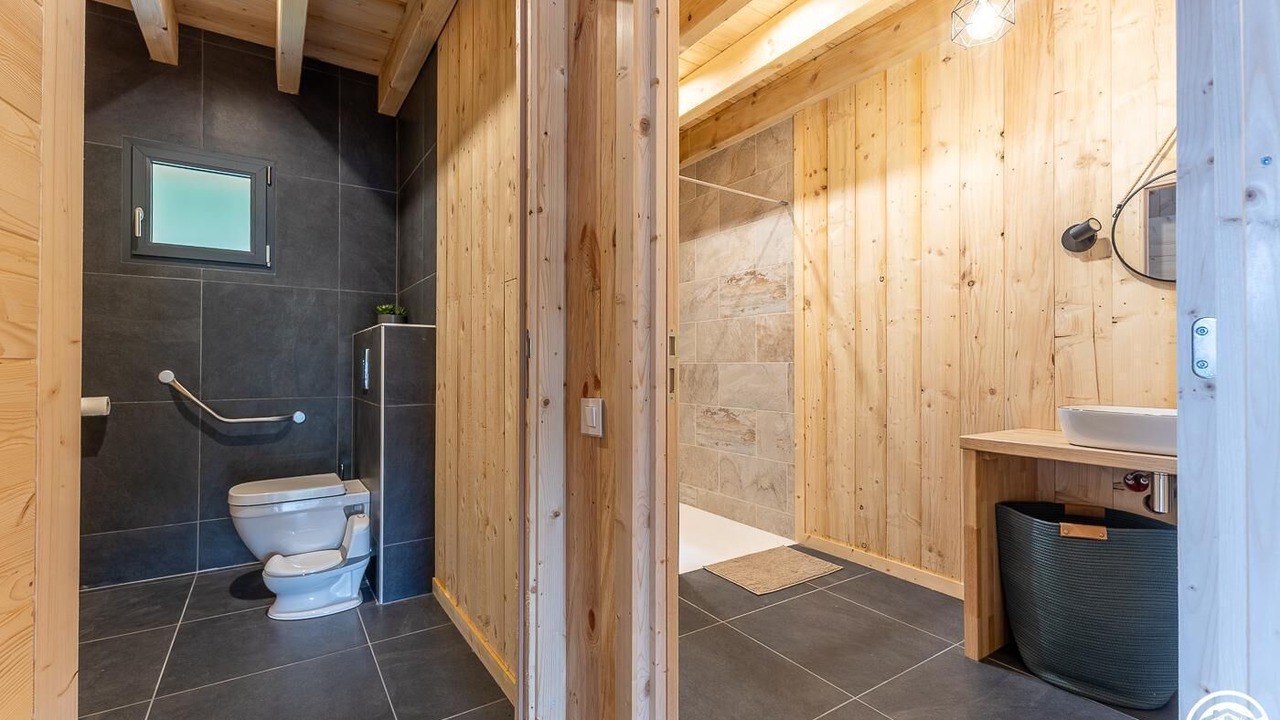 Photo of Bathroom in Jassat