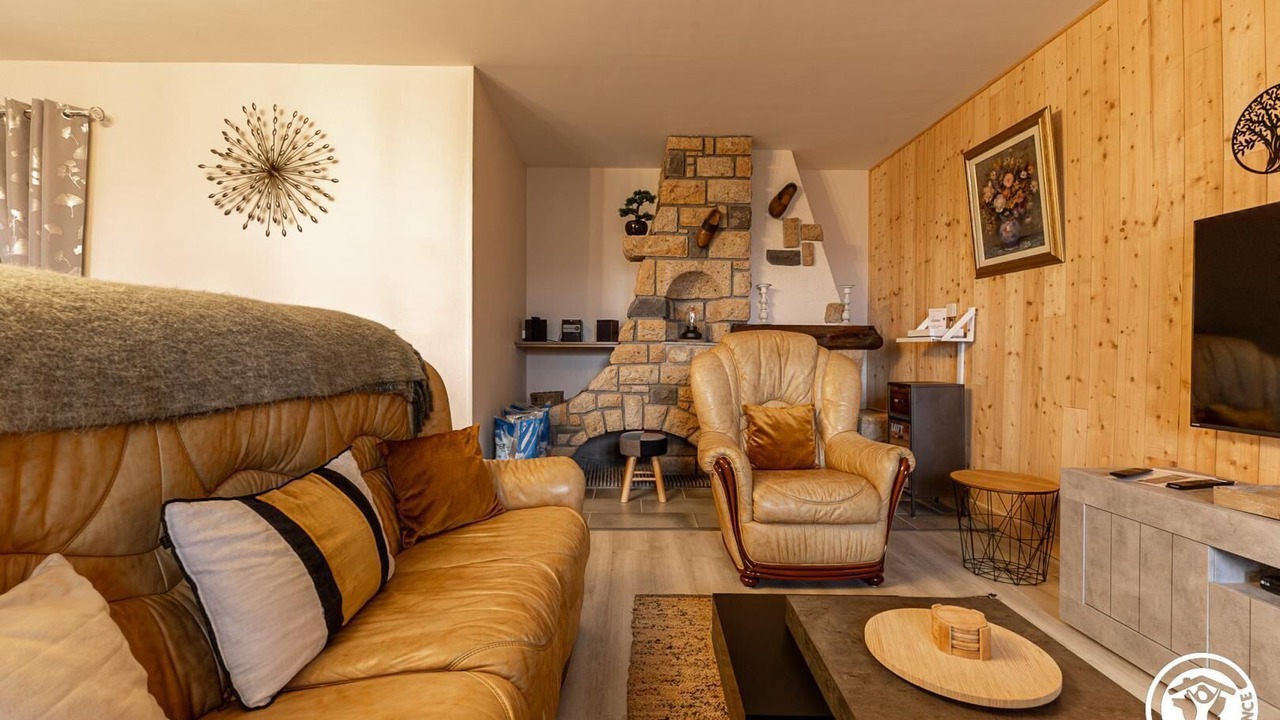 Photo of Livingroom in Murat-le-Quaire