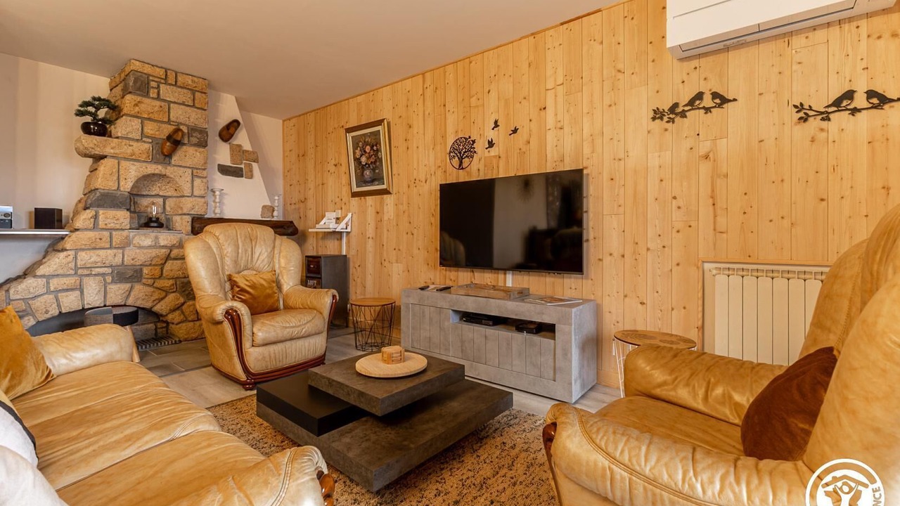 Photo of Livingroom in Murat-le-Quaire