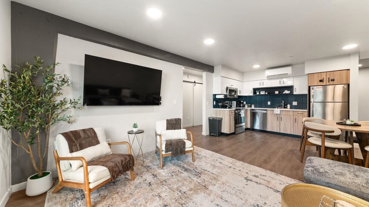 Photo of Livingroom in Cliff - Cannon