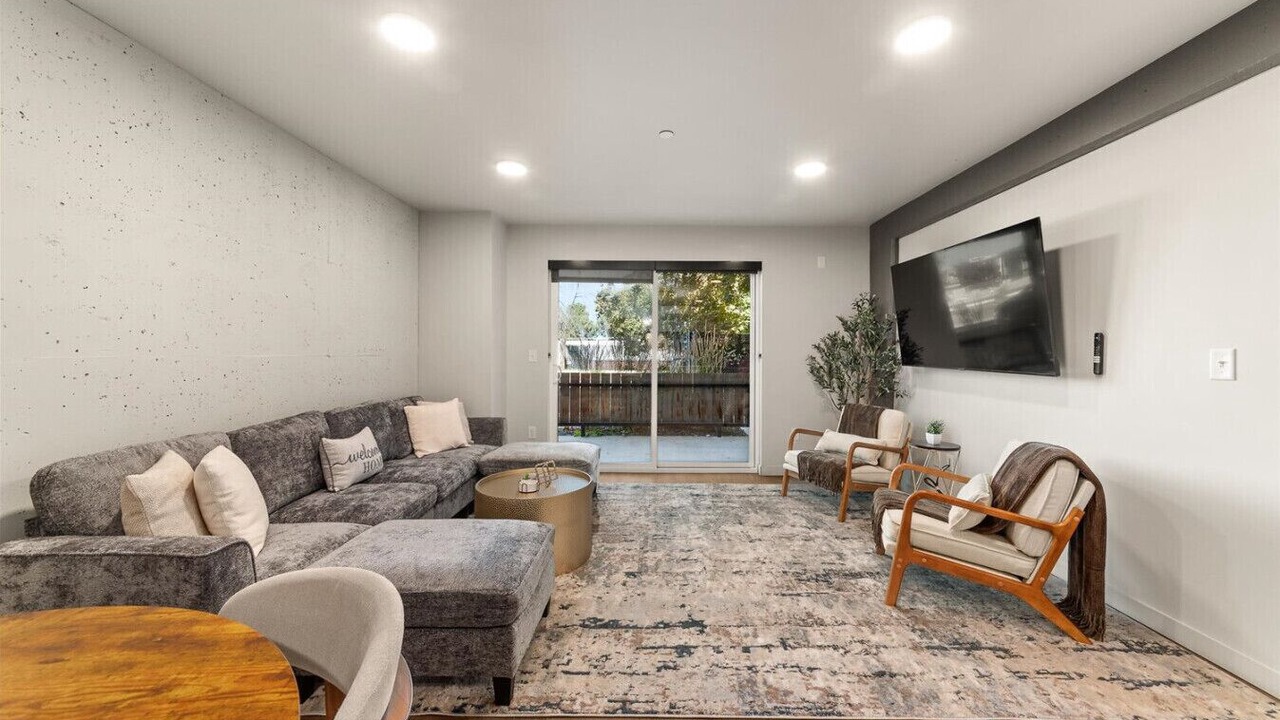 Photo of Livingroom in Cliff - Cannon