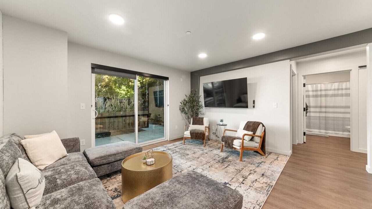 Photo of Others in Cliff - Cannon