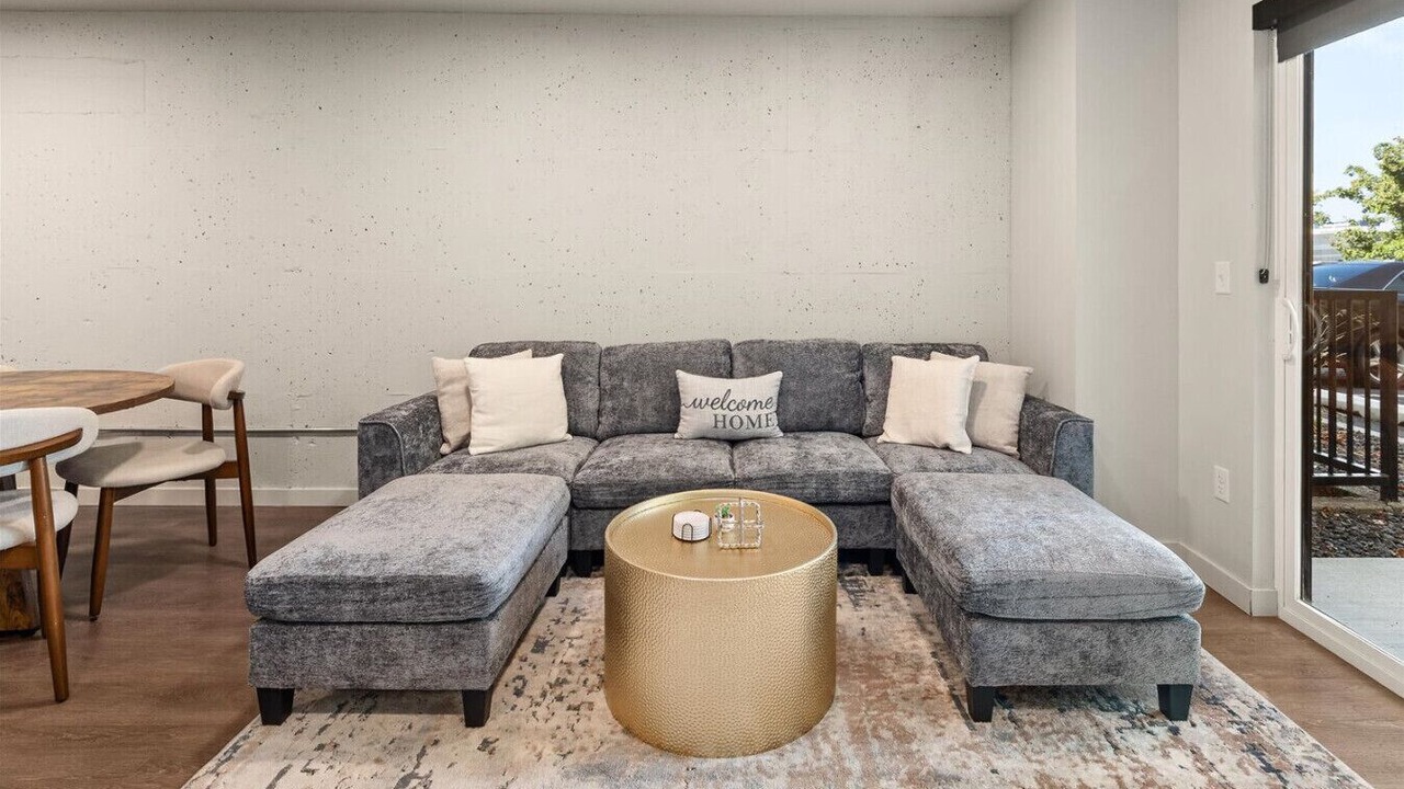 Photo of Livingroom in Cliff - Cannon