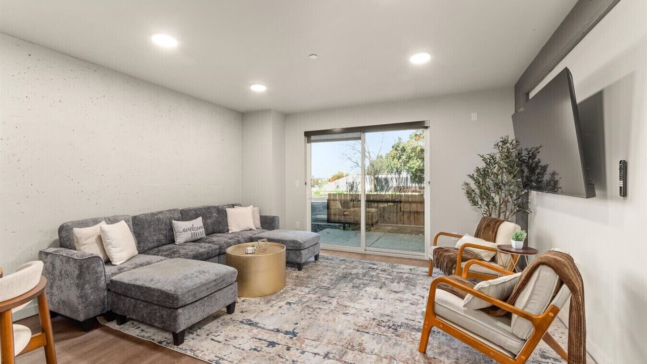 Photo of Livingroom in Cliff - Cannon