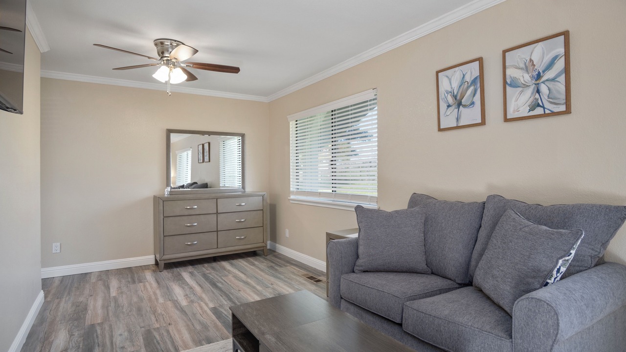 Photo of Livingroom in Springville