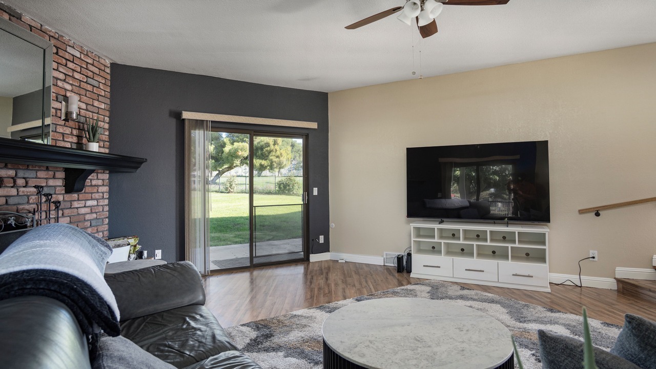 Photo of Livingroom in Springville