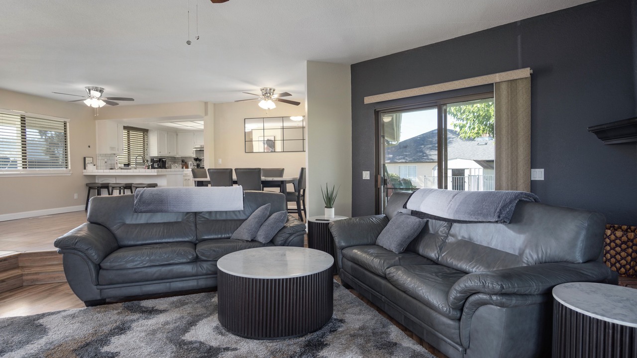 Photo of Livingroom in Springville