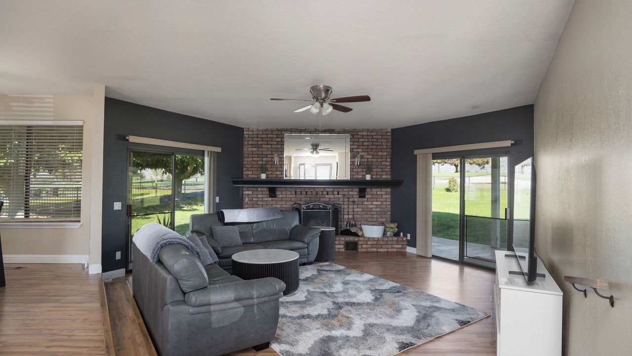 Photo of Livingroom in Springville