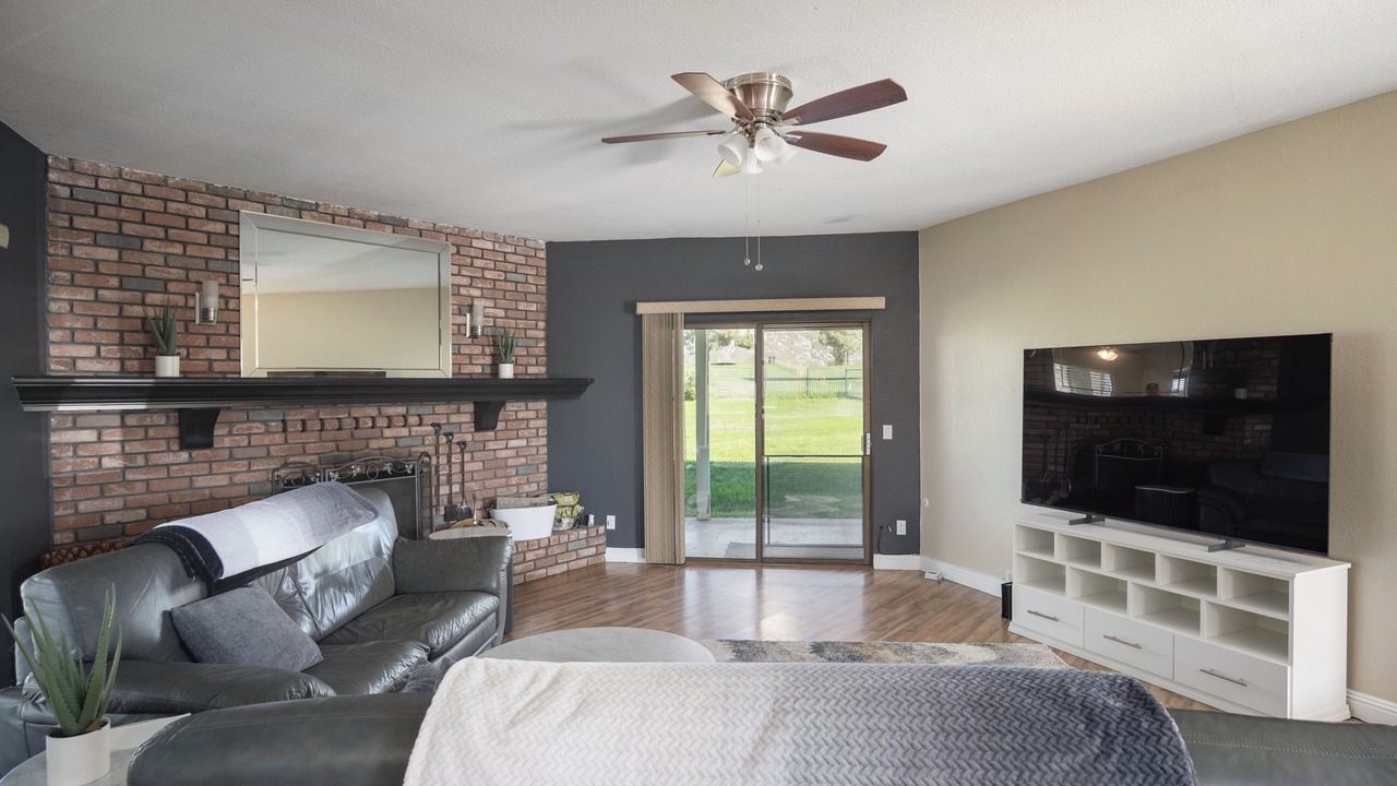 Photo of Livingroom in Springville