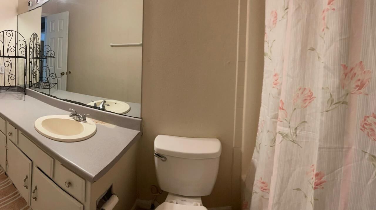 Photo of Bathroom in Bonanza