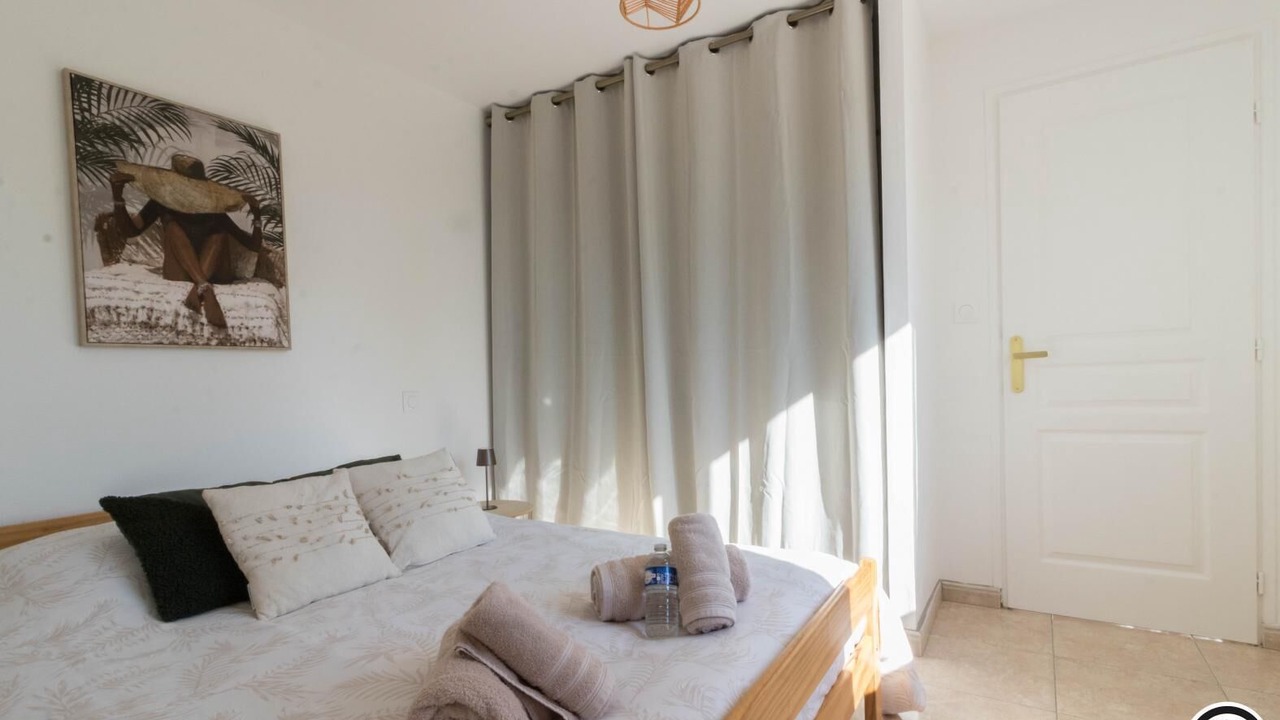 Photo of Bedroom in Calmont